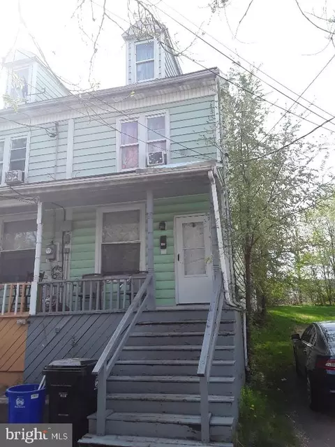 1429 Zarker St, Harrisburg, PA 17104