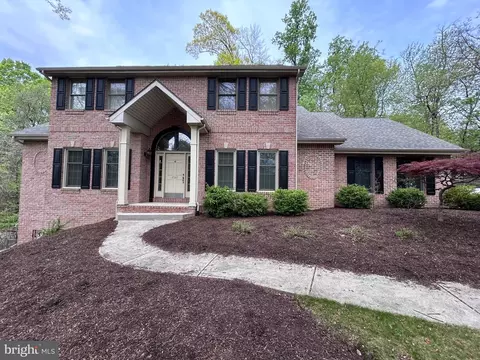 4740 Maple Shade Dr, Harrisburg, PA 17110