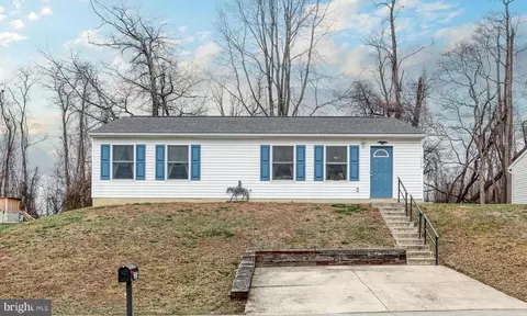 2328 Thornton Rd, Harrisburg, PA 17109