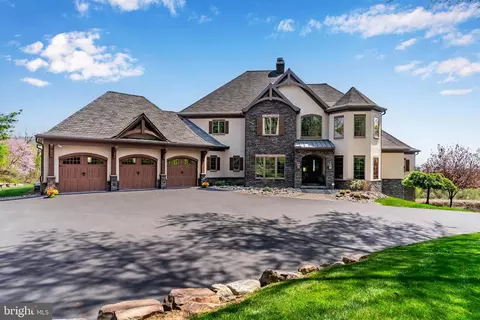 360 Fishing Creek Valley Rd, Harrisburg, PA 17112