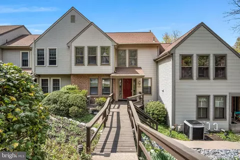 451 Lovell Ct, Hummelstown, PA 17036