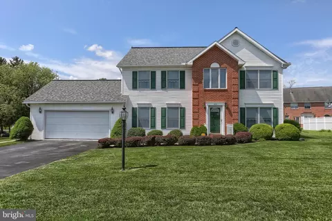 924 Manor Dr, Harrisburg, PA 17113