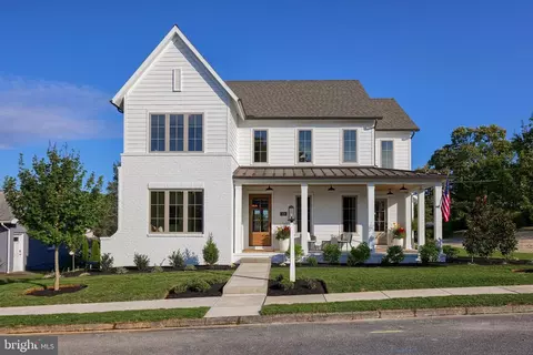 519 Cedar Ave, Hershey, PA 17033