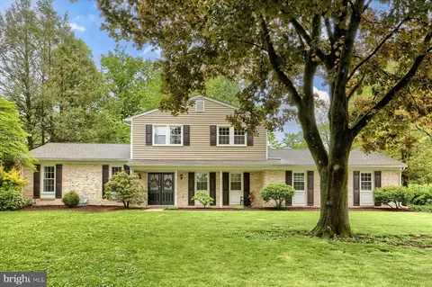 4411 Avon Dr, Harrisburg, PA 17112