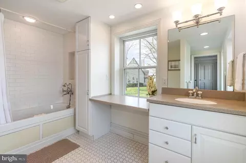 Bath - 308 E Derry Rd, Hershey, PA 17033 photo 1 of 5