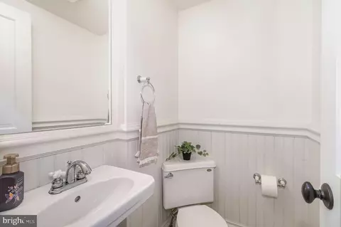 Bath - 308 E Derry Rd, Hershey, PA 17033 photo 4 of 5