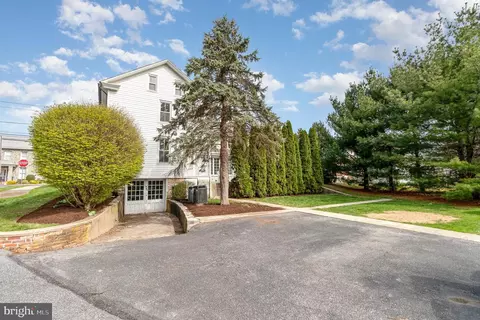 Exterior - 308 E Derry Rd, Hershey, PA 17033 photo 7 of 9