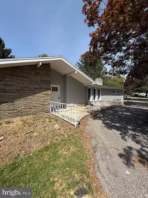 5928 Canyon Rd, Harrisburg, PA 17111