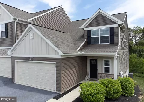 807 Anthony Dr, Harrisburg, PA 17111