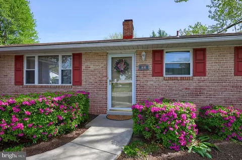 55 Robin Rd, Hershey, PA 17033