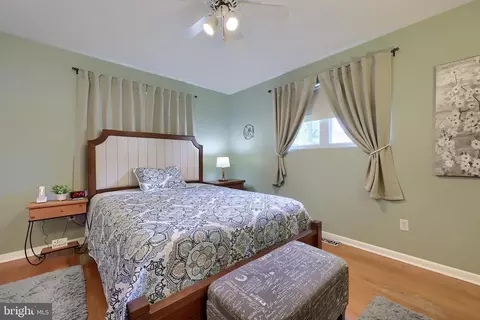 55 Robin Rd, Hershey, PA 17033 photo 2