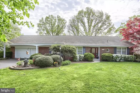 1028 W Areba Ave, Hershey, PA 17033