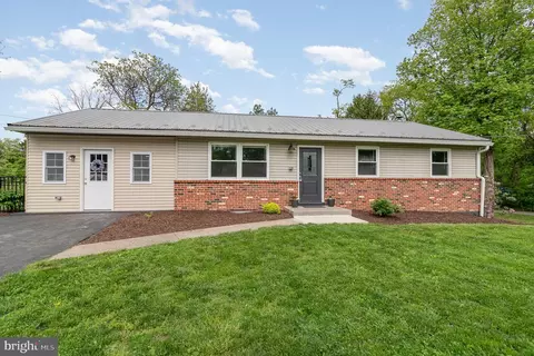 1621 Miller Rd, Dauphin, PA 17018