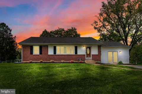 7310 Jonestown Rd, Harrisburg, PA 17112