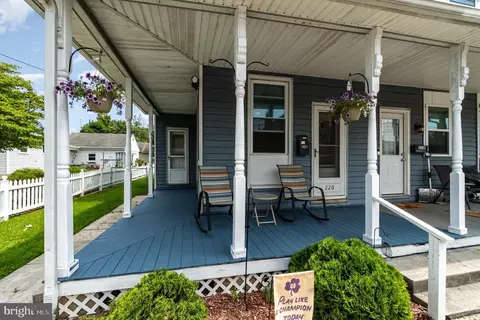 220 N Pine St, Middletown, PA 17057