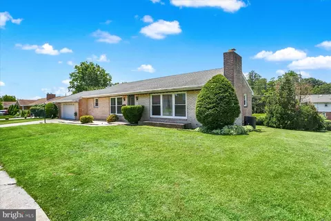 414 Susan Rd, Harrisburg, PA 17109