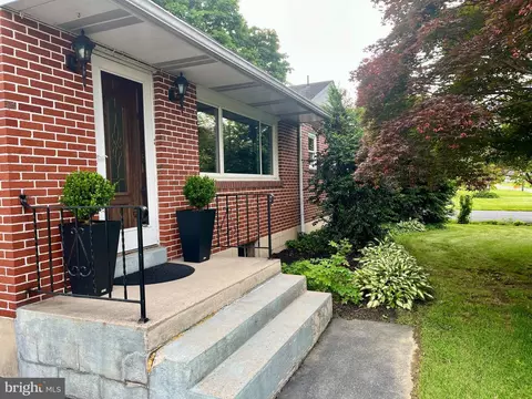 【中古】 Set In Sand / What Is This Place 1572 Sand Beach Rd, Hummelstown, PA 17036 | Realtor.com®