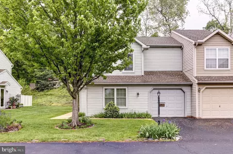 127 Hiddenwood Dr, Harrisburg, PA 17110