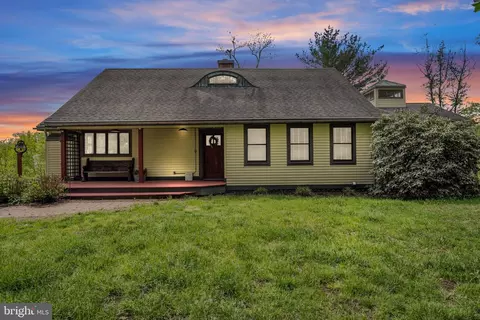 1224 Charcoal Rd, Harrisburg, PA 17112