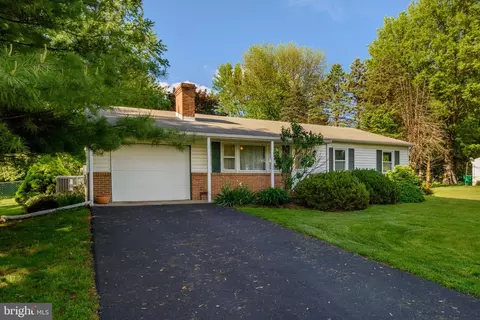 1310 Pelham Rd, Harrisburg, PA 17110