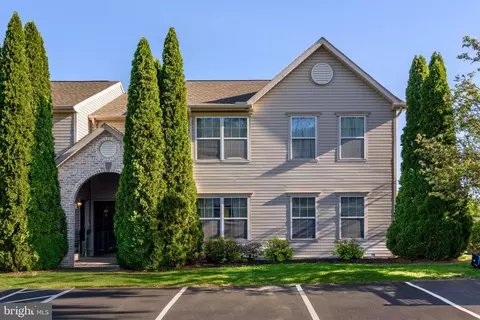 114 Hiddenwood Dr, Harrisburg, PA 17110