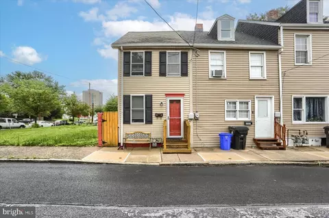 1333 James St, Harrisburg, PA 17102