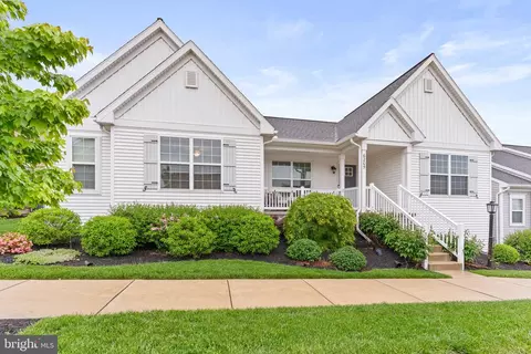 6205 Overview Dr, Harrisburg, PA 17111