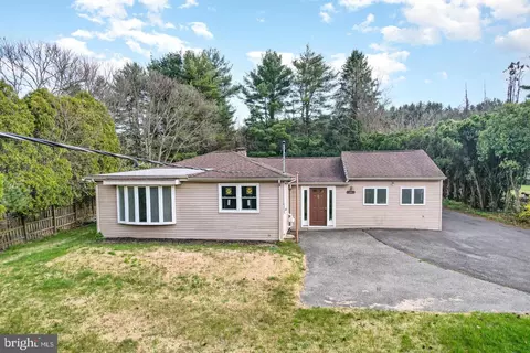 1601 Fishing Creek Valley Rd, Harrisburg, PA 17112