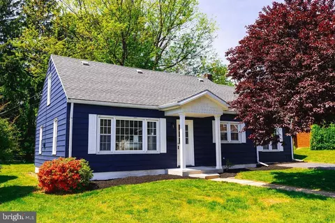 213 Fishburn St, Harrisburg, PA 17109