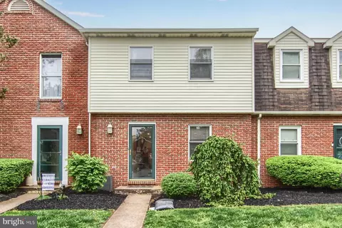 6 Garden Ct, Elizabethtown, PA 17022