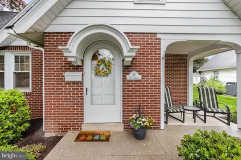 Exterior - 29 Maple Ave, Hershey, PA 17033 photo 3 of 12