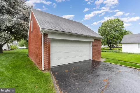 Exterior - 29 Maple Ave, Hershey, PA 17033 photo 11 of 12