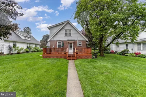 Exterior - 29 Maple Ave, Hershey, PA 17033 photo 7 of 12