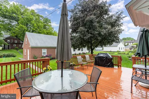 Exterior - 29 Maple Ave, Hershey, PA 17033 photo 5 of 12