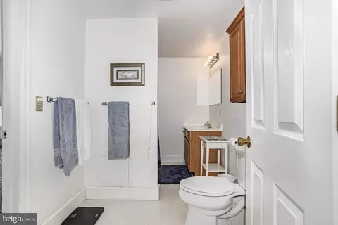 Bath - 29 Maple Ave, Hershey, PA 17033 photo 2 of 2