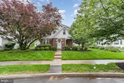 Exterior - 29 Maple Ave, Hershey, PA 17033 photo 2 of 12