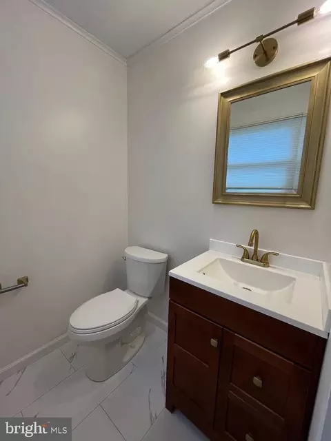 Bath - 156 Brookside Ave, Hershey, PA 17033 photo 1 of 1