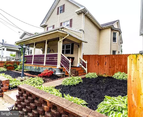 605 Lucknow Rd, Harrisburg, PA 17110