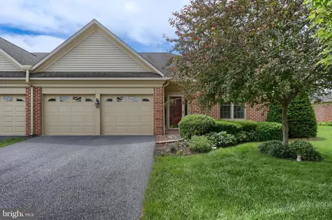 125 Almond Dr, Hershey, PA 17033