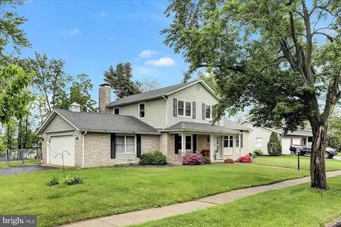 4297 Beaufort Hunt Dr, Harrisburg, PA 17110