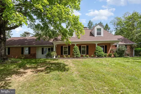 4210 Mcintosh Rd, Harrisburg, PA 17112
