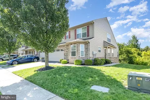 6121 Sawgrass Ct, Harrisburg, PA 17111