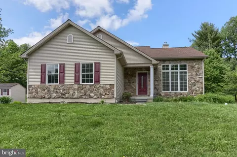 112 Crooked Hill Rd, Hummelstown, PA 17036