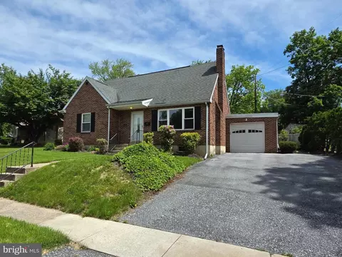 616 Sylvan Pl, Harrisburg, PA 17109