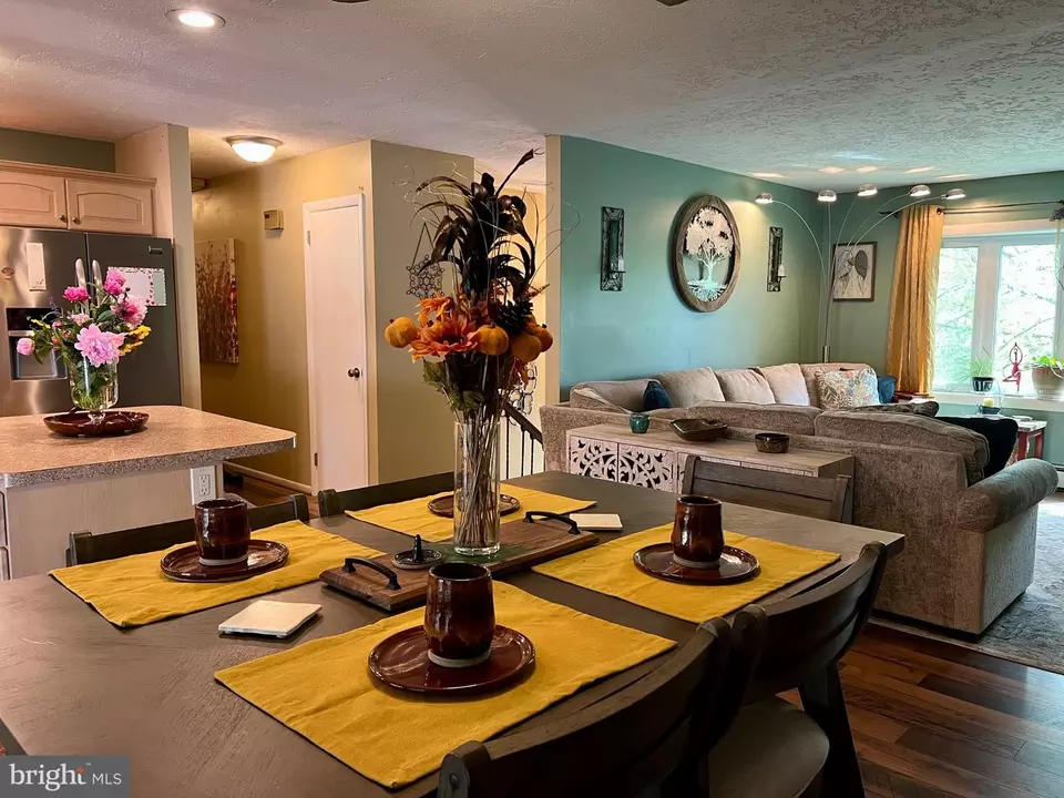 Dining - 480 Hoffman Dr, Harrisburg, PA 17111 photo 2 of 4