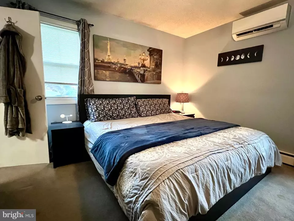 Bedroom - 480 Hoffman Dr, Harrisburg, PA 17111 photo 3 of 7