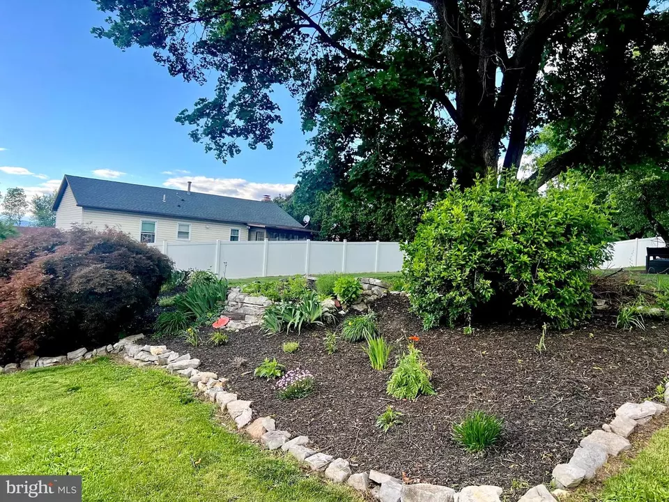 Exterior - 480 Hoffman Dr, Harrisburg, PA 17111 photo 5 of 15