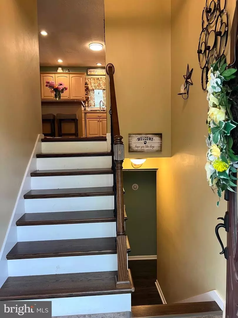 Entry Way - 480 Hoffman Dr, Harrisburg, PA 17111 photo 1 of 5