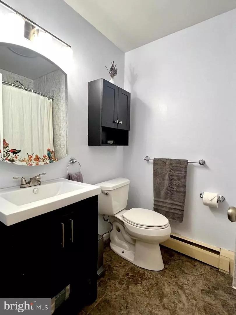 Bath - 480 Hoffman Dr, Harrisburg, PA 17111 photo 1 of 7