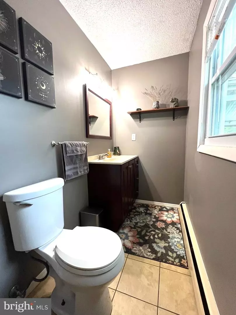 Bath - 480 Hoffman Dr, Harrisburg, PA 17111 photo 5 of 7